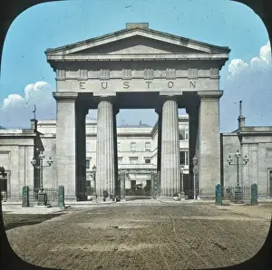 Victorian Era Train Station Drucke: London, England - Euston Station
