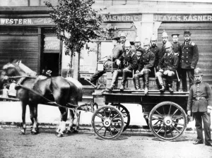Feuerwehrleute Drucke: Die Ealing-Firne brigade mit Pferdegespann