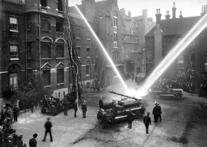 Feuerwehrleute Drucke: Feuerwerkbeschreibung an der Brigadehauptquartier im Südwesten Londons