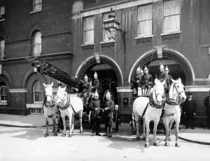 Feuerwehrleute Drucke: Feuerwachen LCC-LFB Kennington, London Borough of Lambeth