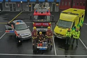 Feuerwehrleute Drucke: Multidienstnotrufwagen