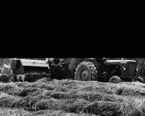 Farming History Drucke: Making Hay Bales