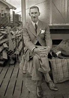 Historical Seaside Images Drucke: Man at the seaside