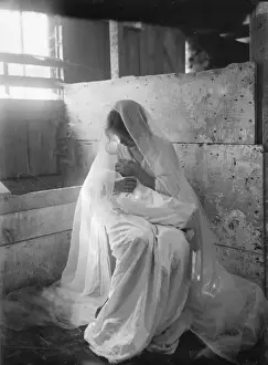 Experimental Photography Drucke: The Manger, an experimental negative to show values of white