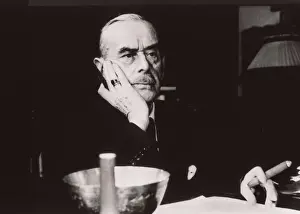 Portrait Of A Famous Author Drucke: MANN, Thomas (1875-1955)