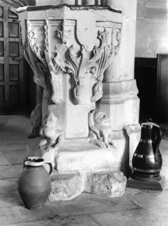 English Medieval Architecture Drucke: Medieval Font