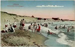 Drucke von Badestrand von Mellnerschänken am Strand in Memel (heute Klaipėda), Litauen, mit Badegästen. Datum: Um die 1930er Jahre Litauen Drucke: Mellnereggen Strand, Memel, Litauen