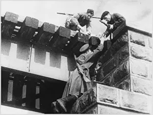 World War 2 Events Drucke: Mining a Bridge