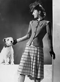 Modell mit Foxterrier