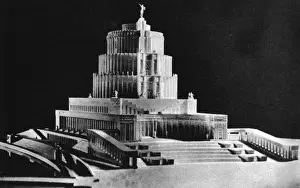 Drucke von Ein Architektmodell der akzeptierten Gestaltung des Palastes der Sozialisten, von Boris Iofan überwöchigt mit einem kolossalen Lenin aus Chromstahl Stalinistische Architektur Drucke: Modell des Palastes der Sozialisten, ungebautes Design
