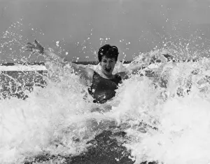 Woman In The Sea Drucke: Model splashing about in the surf