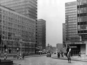 Drucke von Moderne Bürohäuser im Gebiet der Lundenwalle des Bezirks City von London nach dem Zweiten Weltkrieg-Blitz. Datum: 1960er Jahre Stadt London Drucke: Moderne Bürotürme