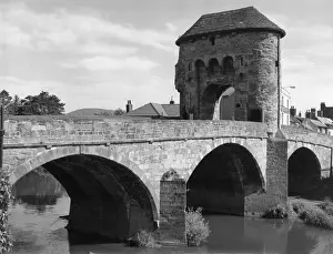 Drucke von Brücke und Tor von Monnowbridge in Monmouth im Vereinigten Königreich Großbritannien und Nordirland/Wales. Erbaut über den Fluss Wye, um die Jahrhundertwende des 13 Verwandte Bilder Drucke: Brücke von Monnow