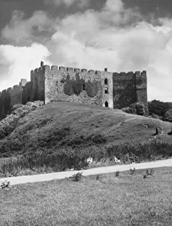 Pembrokeshire Castles Drucke: Monorbier Castle
