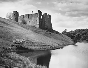 Historical Scottish Castles Drucke: Morton Castle
