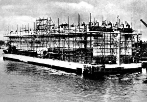 Allied Invasion Normandy Drucke: Mulberry Caisson under construction; Second World War, 1944
