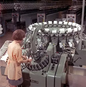 Heinz Zinram Photography Drucke: Muller Automatic Cone-winding machine