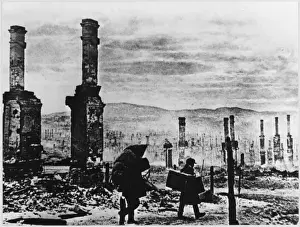 World War 2 Events Drucke: Murmansk after Bombing