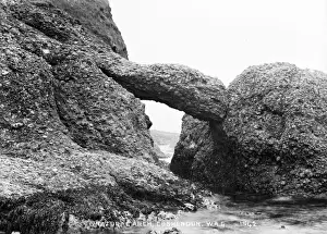 Early 20th Century Views Drucke: Natural Arch, Cushendun