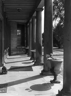 English Country Mansions Drucke: Neo Classical Colonnade