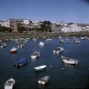 Coastal Town Scenery Drucke: (insert)