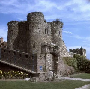 Medieval Castle Drucke: (insert)