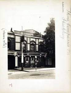 London Boozer Photographs Drucke: Photograph of Three Compasses PH, Hackney, London