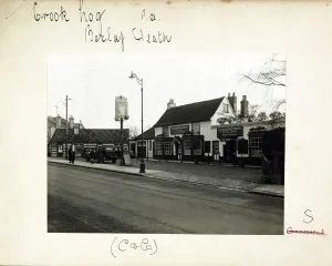 Old Public Houses In London Drucke: Photograph of Crook Log PH, Bexleyheath, Greater London
