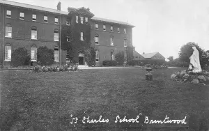 St Charles Schule, Brentwod