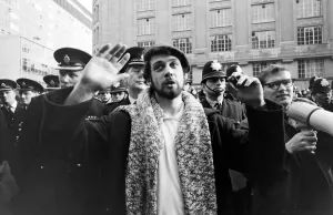 Demonstrations in London - der Mann im Zentrum ist wahrscheinlich Sid Rawle (1945-2010)