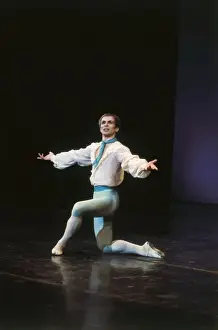 Drucke von NUREYEV, Rudolf. Russischer Tanz- und Choreograf. Porträt von Nurejew am Ende seiner Aufführung Art Drucke: Rudolf Nureyev