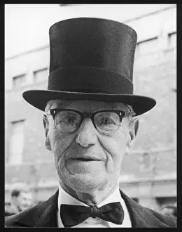 Historical Family Photos Drucke: Old Age / Top Hat C1960