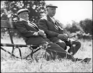 Park Bench Scene Drucke: Old Men on Park Bench