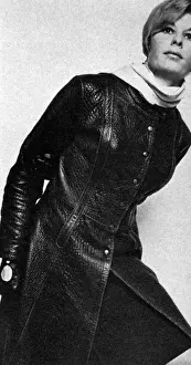 Swinging Sixties Style Drucke: What People Are Wearing - Mary Rand