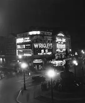 Piccadilly Circus At Night Drucke: Piccadilly Circus at night