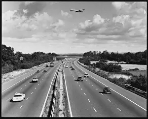British Transport History Images Drucke: Plane over M23