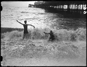 Gerahmter Druck : Surfen am Strand Gerahmter Druck : Surfen am Strand