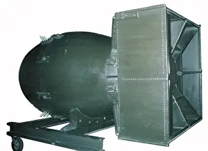 Drucke von Der Atombombe von der Art, die auf Nagasaki abgeworfen wurde, war das 'Fat Man' Der Alamo Drucke: Plutonium-atomare Bombe