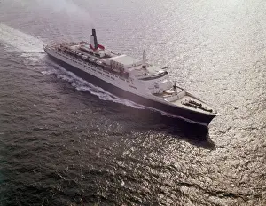 Kreuzfahrtschiffe Drucke: Die Queen Elizabeth 2