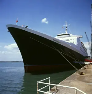 Kabinenliner im Hafen