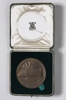 Steam Ship History Drucke: Queen Mary medal