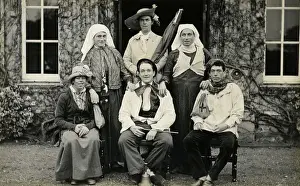 Vintage Fancy Dress Costumes Drucke: Quex VAD patients in fancy dress