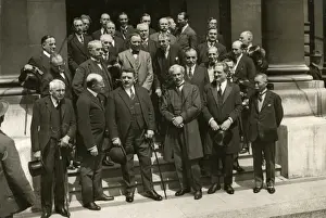 Drucke von James Ramsay MacDonald (1866-1937), der erste britische Labour-Premierminister Ramsay MacDonald Drucke: Ramsay MacDonald und andere, Konferenz des Außenministeriums
