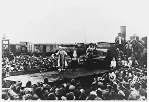 Russian Revolution Era Photos Drucke: Red Entertainment
