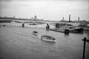 London River Thames Scene Drucke: River Thames - 1953