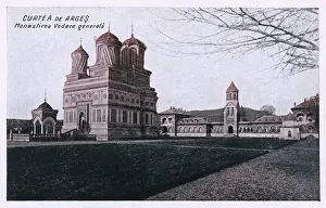 Drucke von Die Kathedrale von Kurthea De Arghe – eine rumänische orthodoxe Kathedrale in der Stadt Kurthea De Arghe, Rumänien Rumänien Drucke: Rumänien - Kurthei von Argeș-Zeichen der Kirche