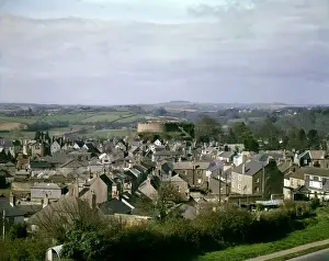 West Country Landscapes Drucke: Rooftop view of Totnes and castle, Devon