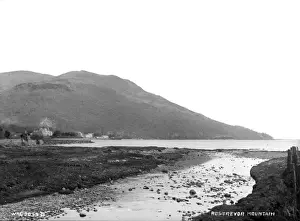 Rostrevor Village Scene Drucke: Rostrevor Mountain
