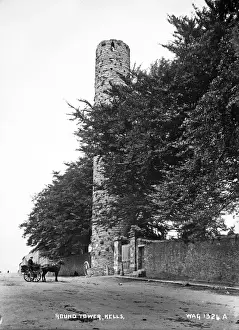 Horse Drawn Vehicle Images Drucke: Round Tower, Kells