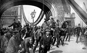 Tower Bridge History Drucke: Running the blockade